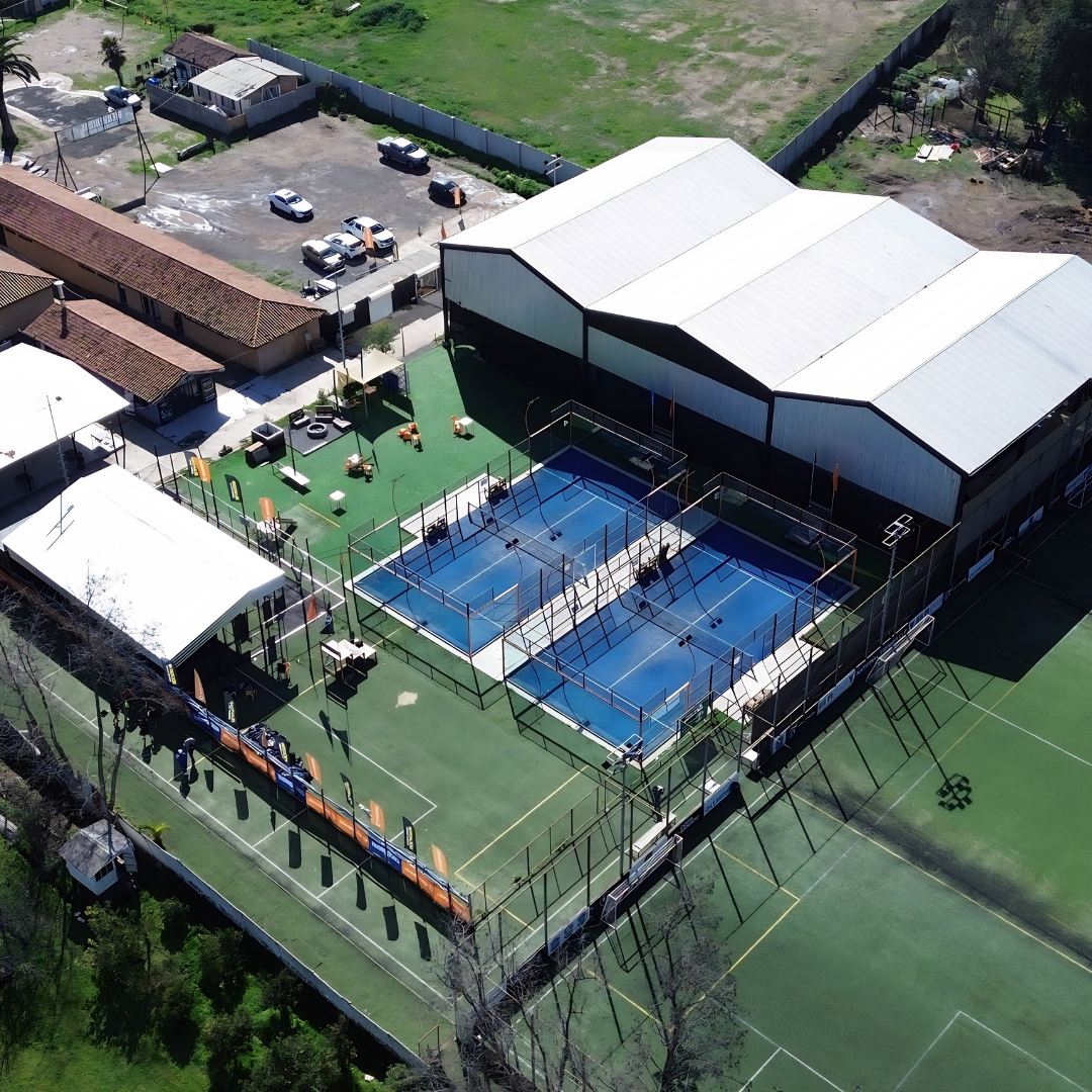Complejo deportivo AURA Club de Pádel: canchas de pádel en Maipú, Santiago
